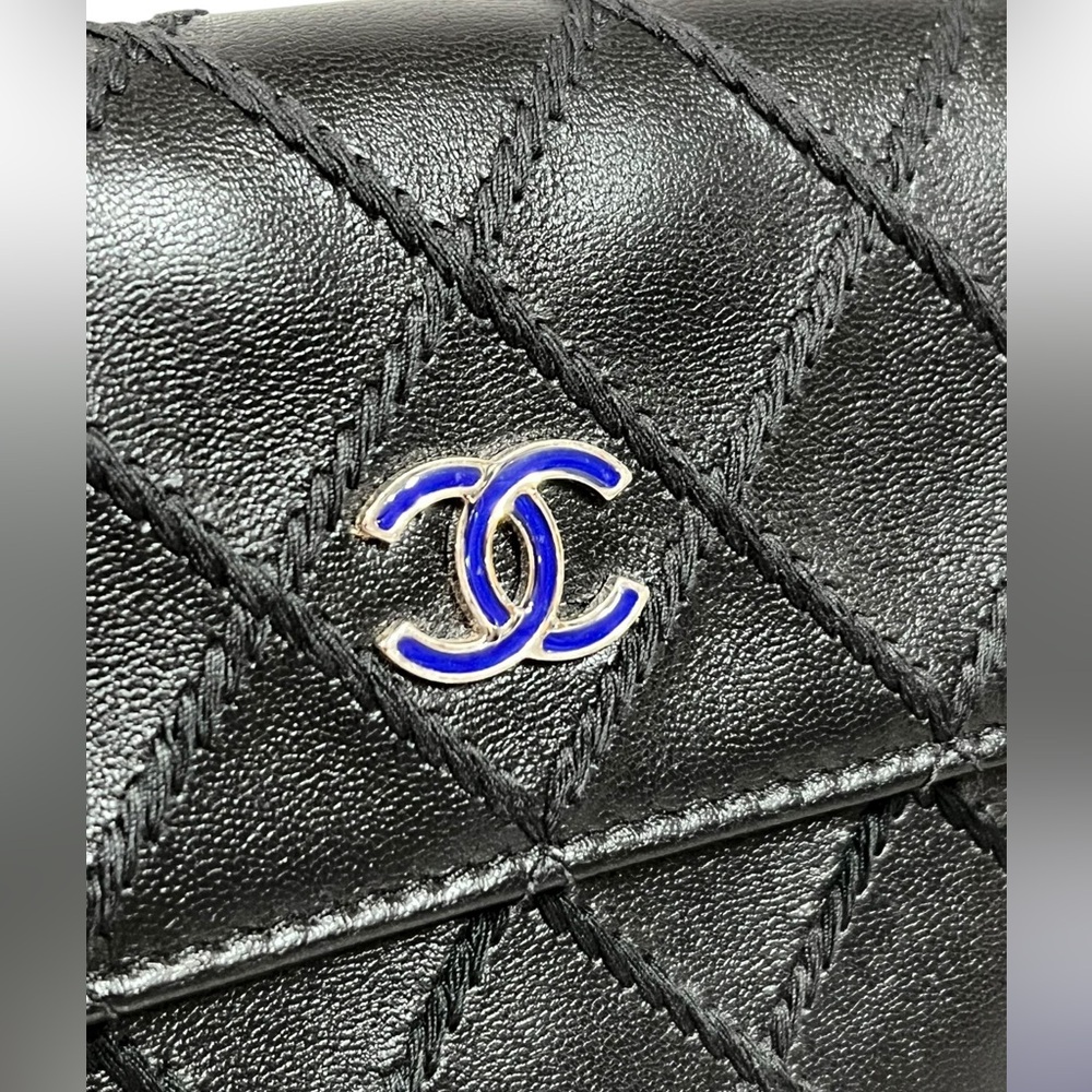 (RARE ITEM) CHANEL Black Lambskin Leather Long Flap Wallet - Series 29 w/COA - Picture 2 of 5